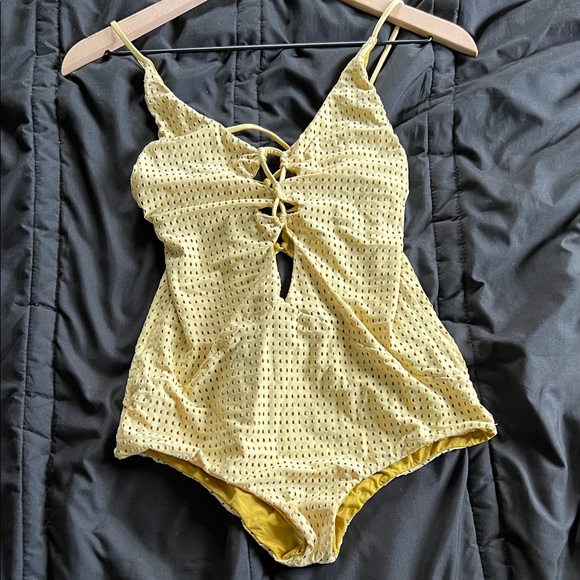 Acacia Kokomo mesh one piece - Picture 4 of 4